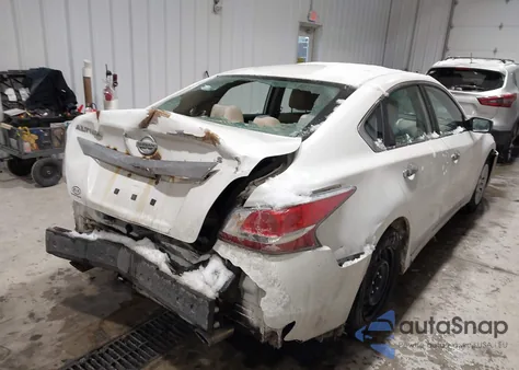 2015 Nissan Altima 2.5/2.5 S/2.5 Sl/2.5 Sv из США, поврежденный, VIN 1N4AL3AP7FN300788